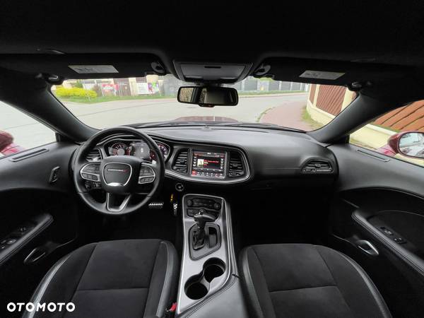 Dodge Challenger 5.7 R/T - 25