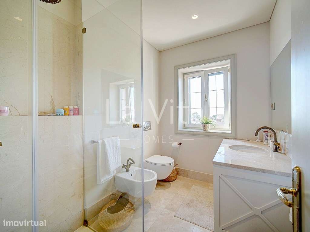 Apartamento T4 Duplex, em condomínio exclusivo no centro do Estoril.-32