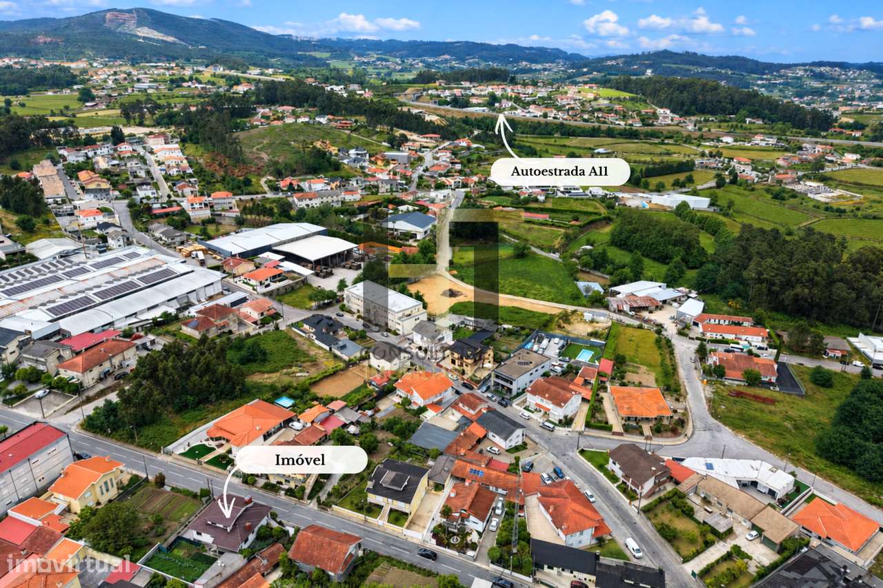 Moradia T4 em Lousada | 312m², 542m² de Terreno e Garagem para 3 Car-33