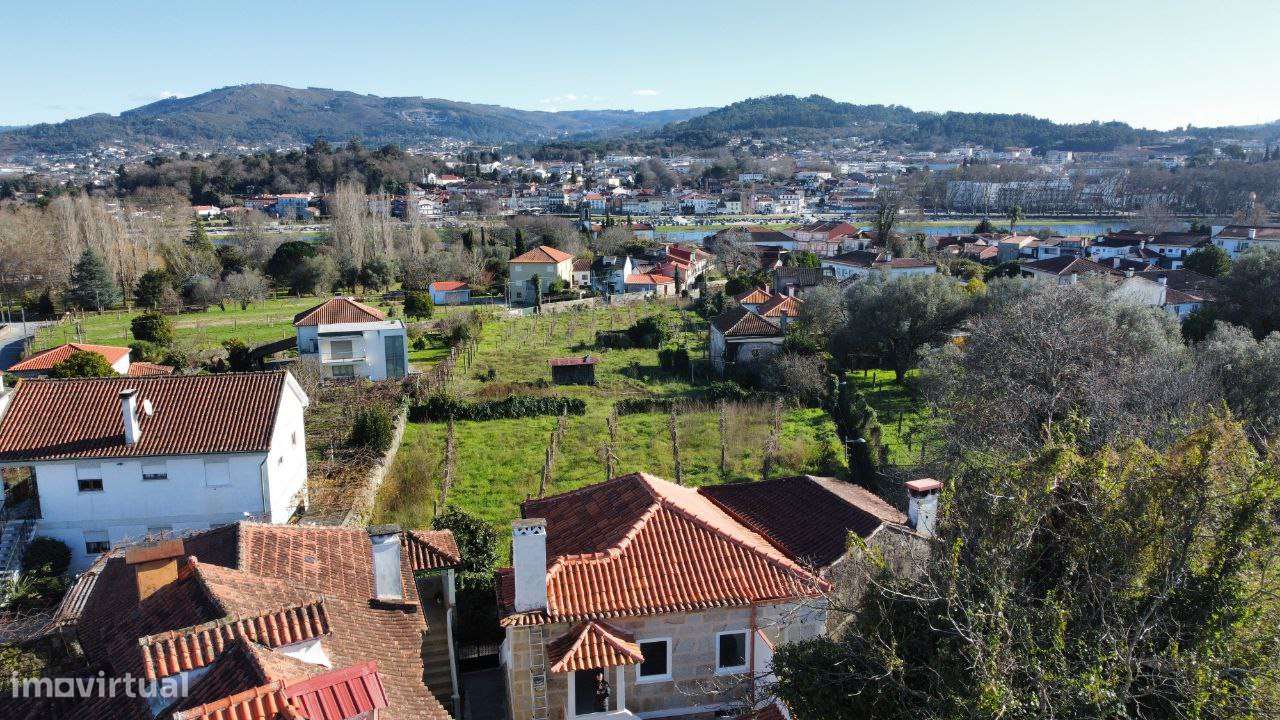 Moradia em granito amarelo | T1 + T2 independentes | Ponte de Lima - Grande imagem: 5/7