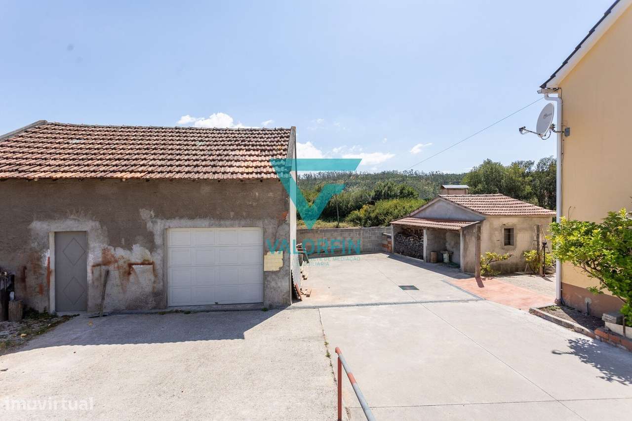 Moradia T5 c/ 1818 m² de Terreno - CAXARIAS / OURÉM-32