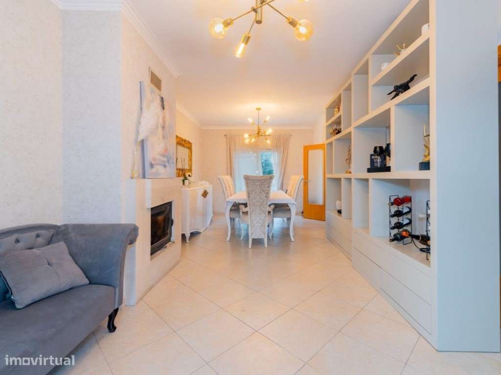 Vende-se Moradia V5 na Aroeira - Almada-4