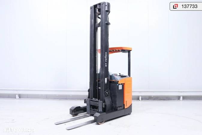 Toyota Reach Truck - 2