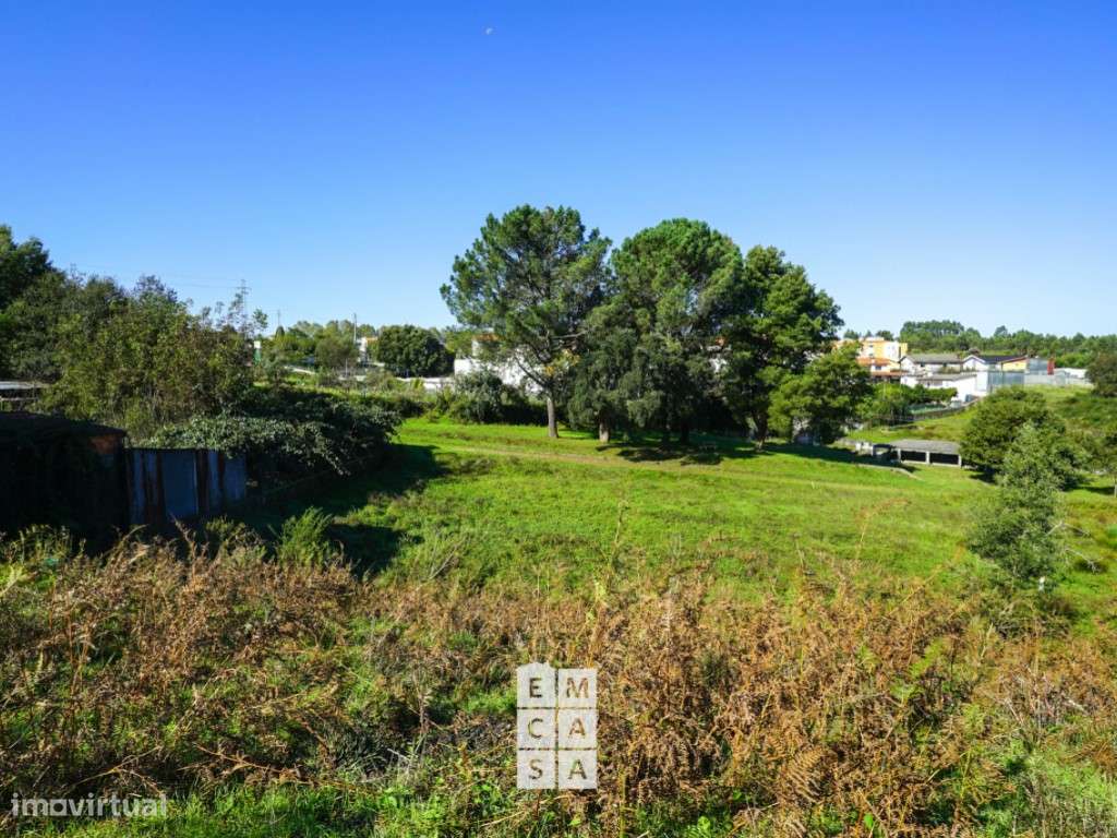 Terreno para venda com 1649m² para construção em Arrifana - Grande imagem: 1/6