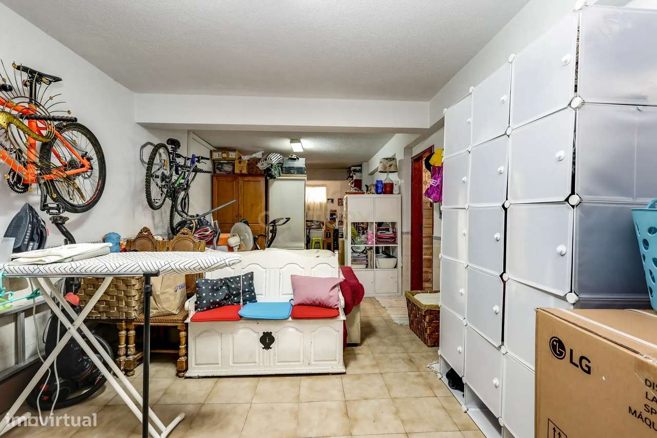 Excelente Moradia T3+1 em Vale de Milhaços, Seixal-36