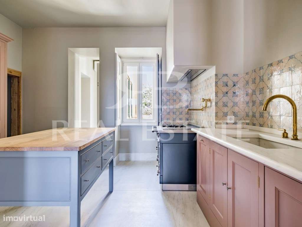 Fabuloso T3+2 com TERRAÇO + VISTA no PRINCIPE REAL - coração de Lisboa-23