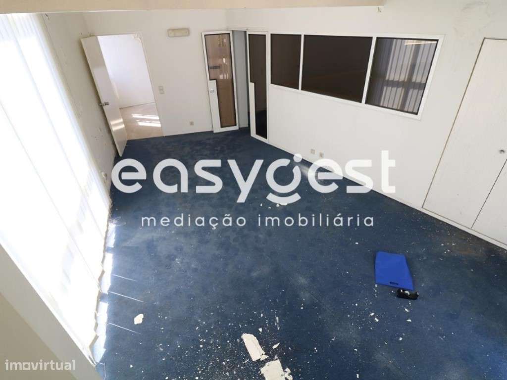 Antiga dependência bancária no centro Couço, com 344 m2 área útil - Grande imagem: 5/40