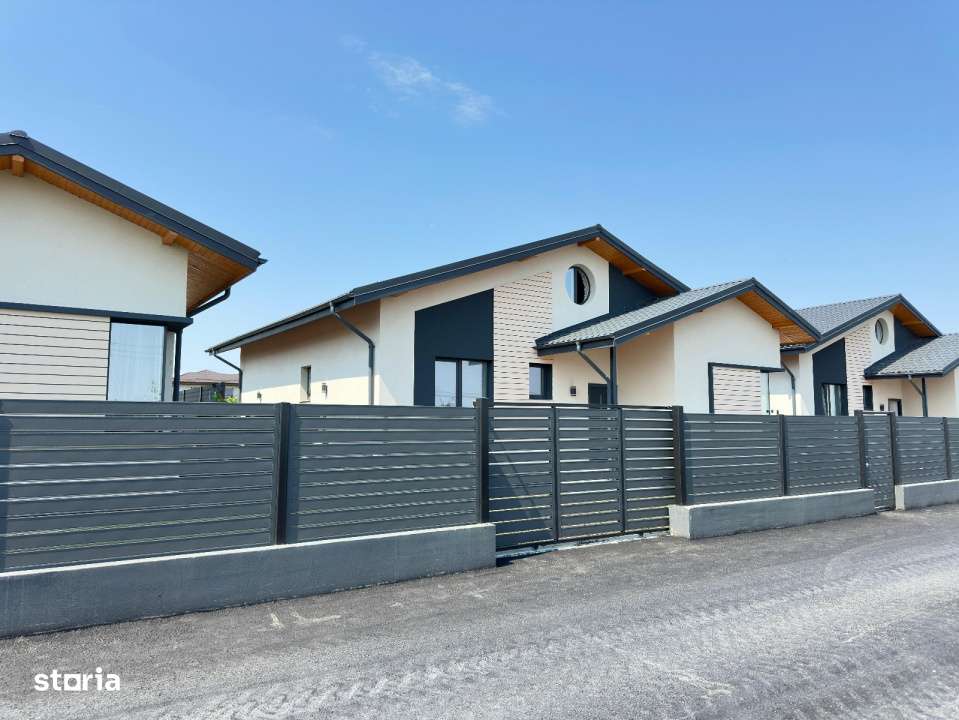 CASA DE VANZARE - Imagine principală: 4/12