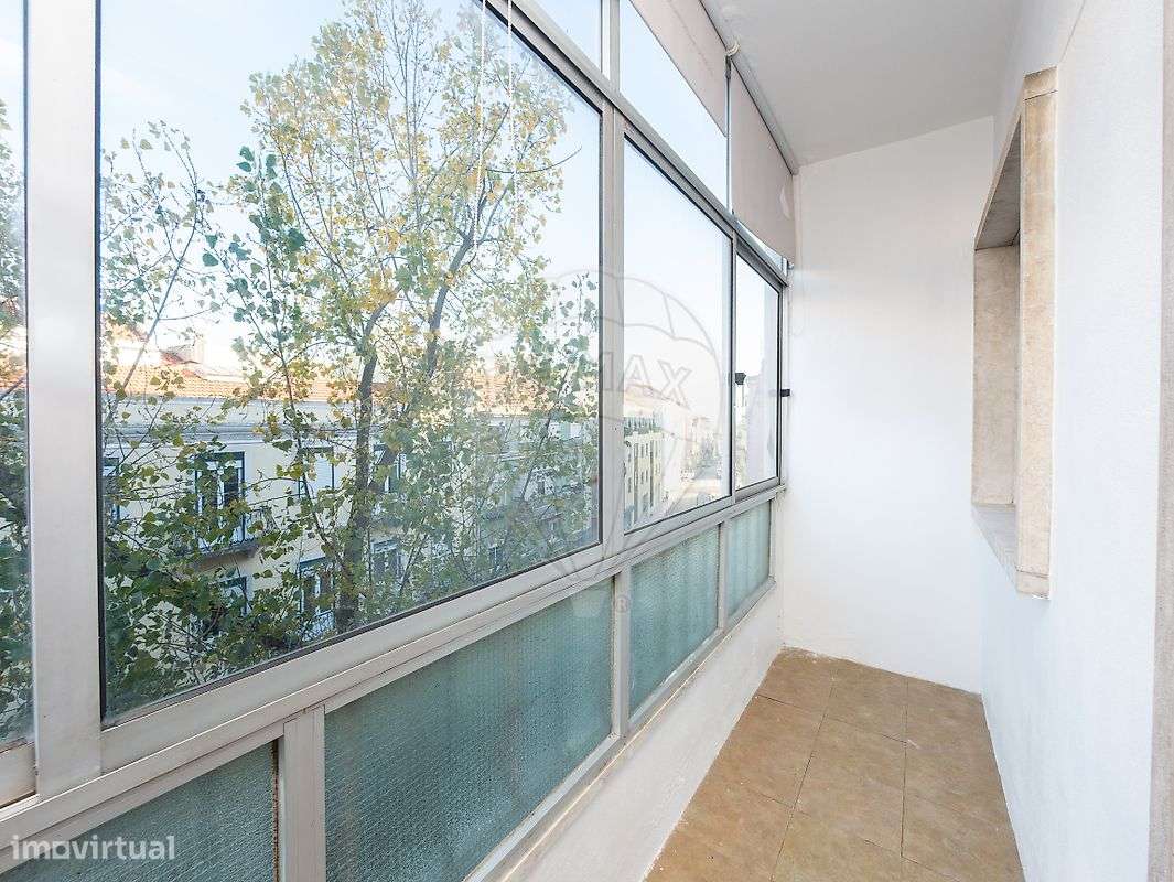 Apartamento T2 remodelado- Penha de França-12