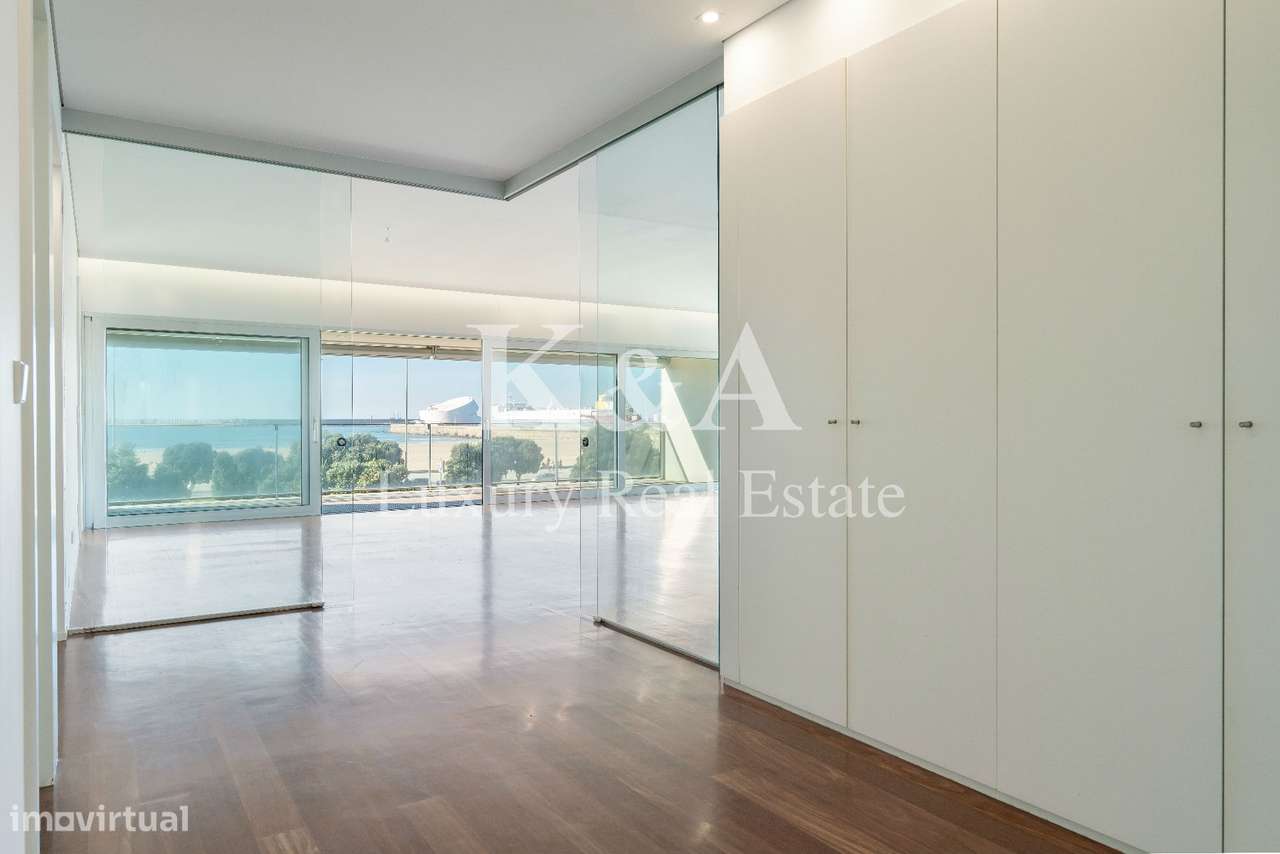 Apartamento T4 na primeira linha do mar. - Grande imagem: 5/17