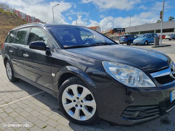 Opel Vectra Caravan 1.9 CDTi Cosmo Aut - 16