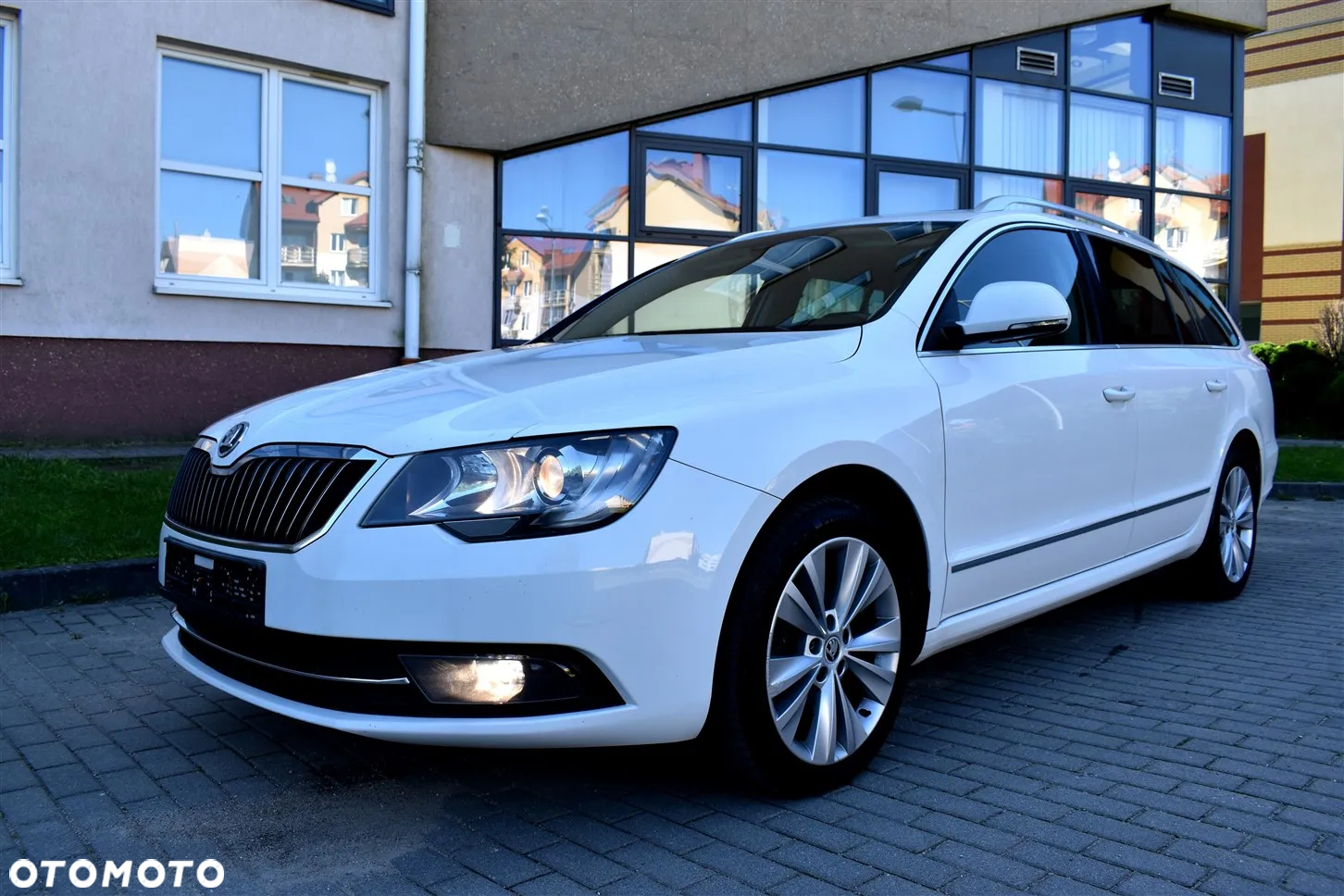 Skoda Superb Combi 2.0 TDI Elegance - 8