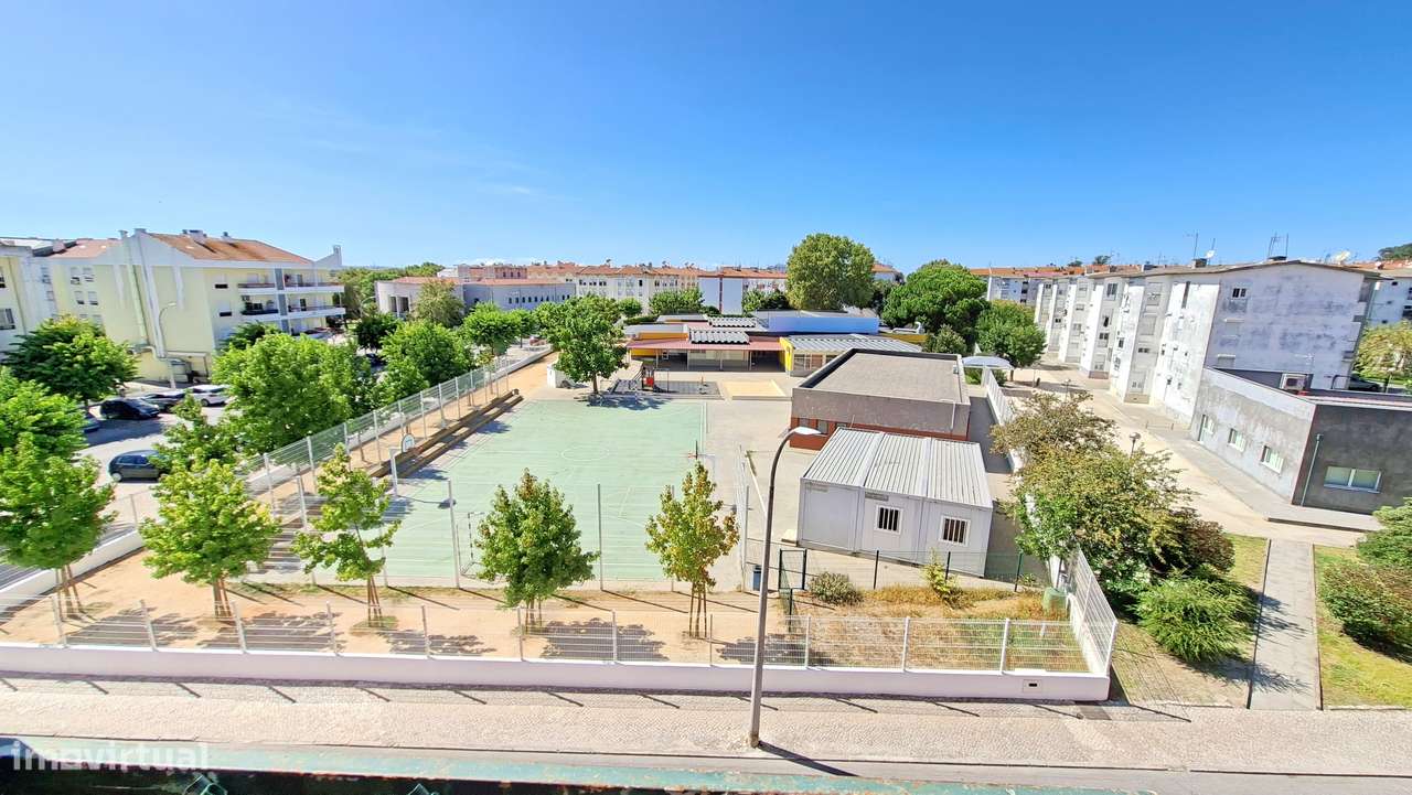 Apartamento T3 97m2 centro da Moita-13