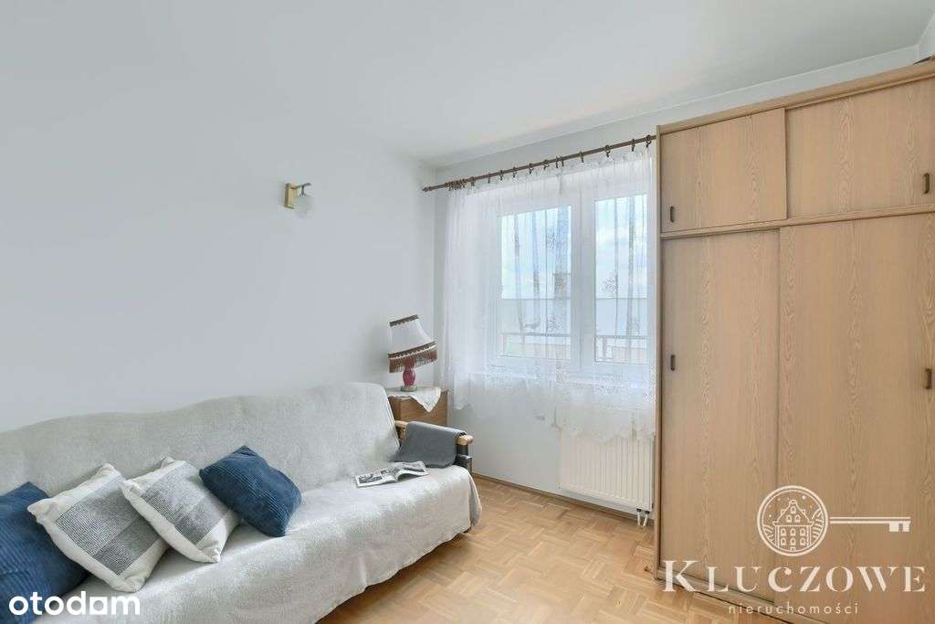 Ul. Pck, dwupoziomowe + m. postojowe w hali-14