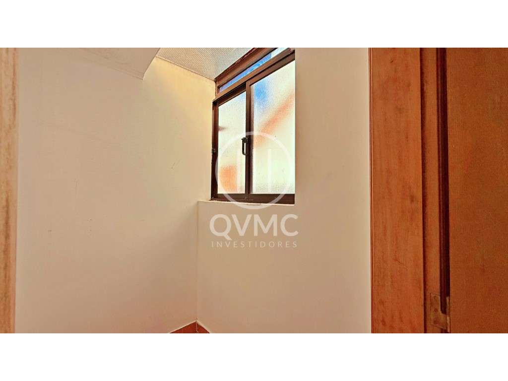 Moradia T2+1 em Mem Martins com logradouro-18