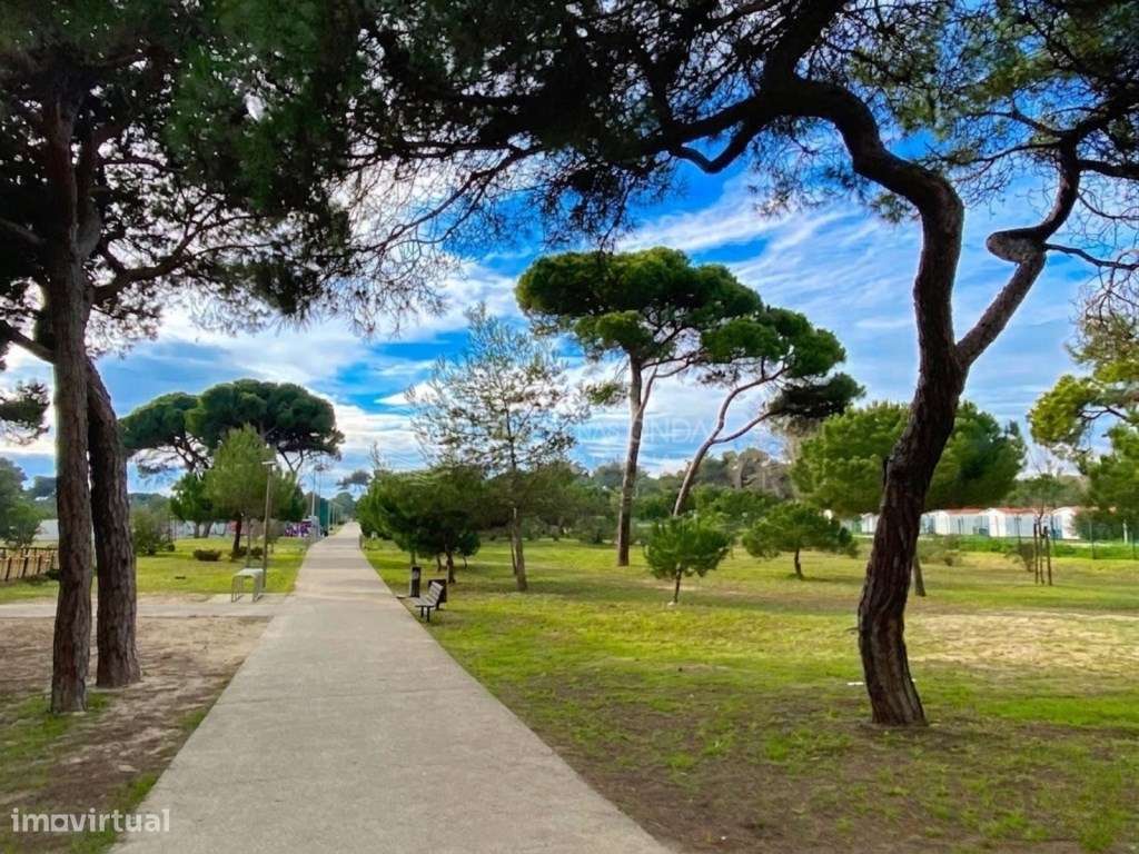 Andar de Moradia T2 remodelado em Santo António - Costa da Caparica-25