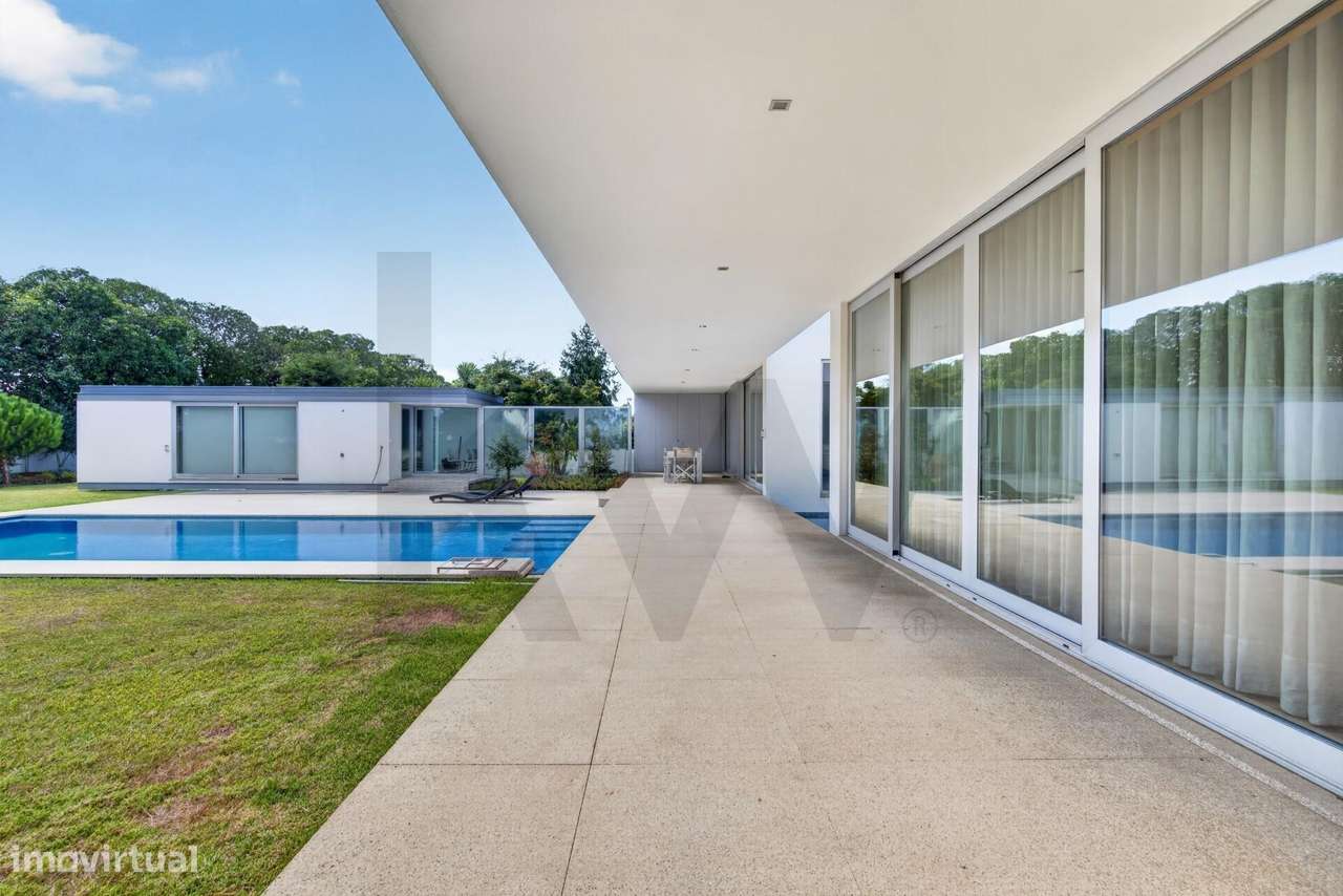 Moradia T5 de Luxo com Piscina e Lote de 2.773 m2-45