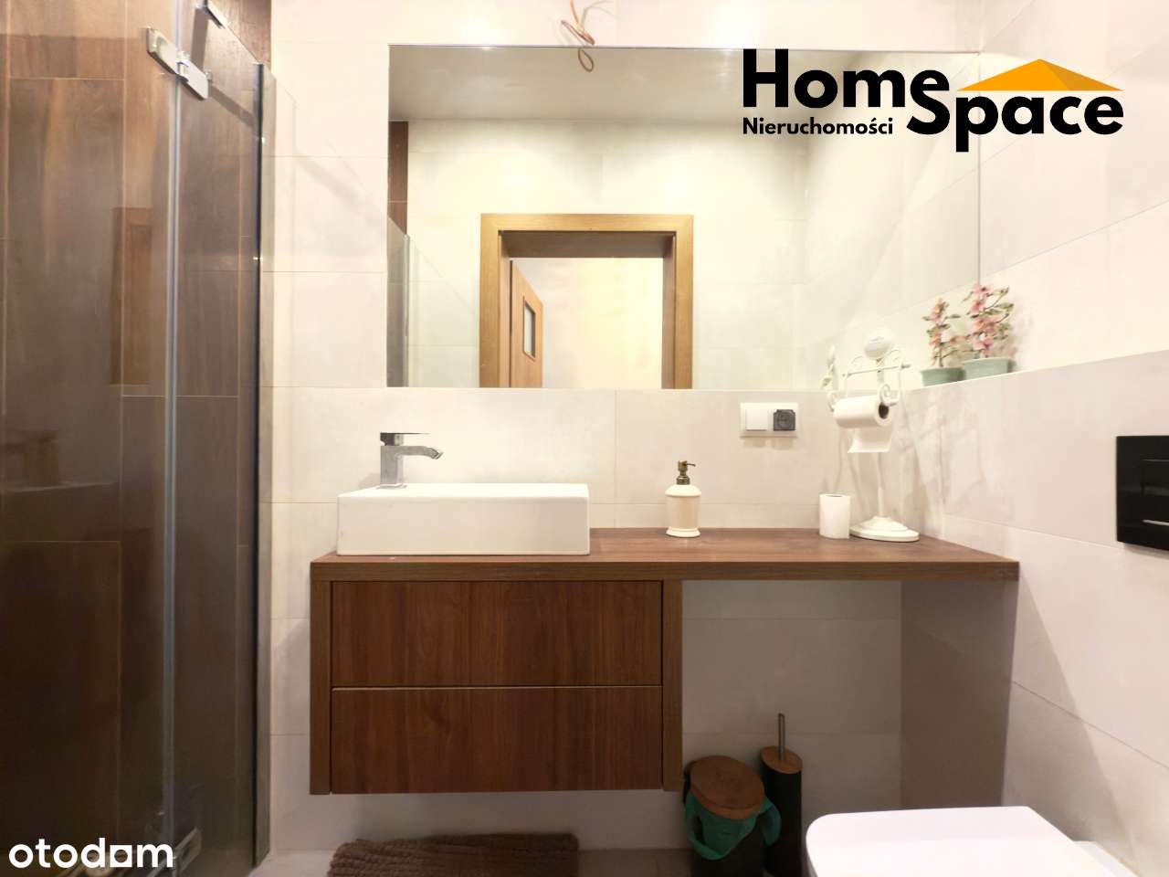 Dom z piękną działką w spokojnej okolicy!-9