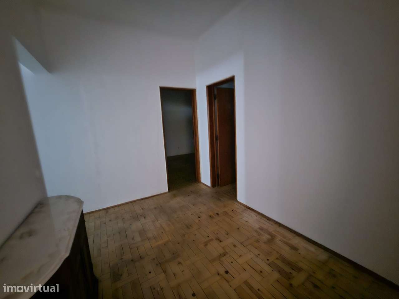 Moradia V5 com 10 Boxes para Cavalos no Coração da Golegã-13