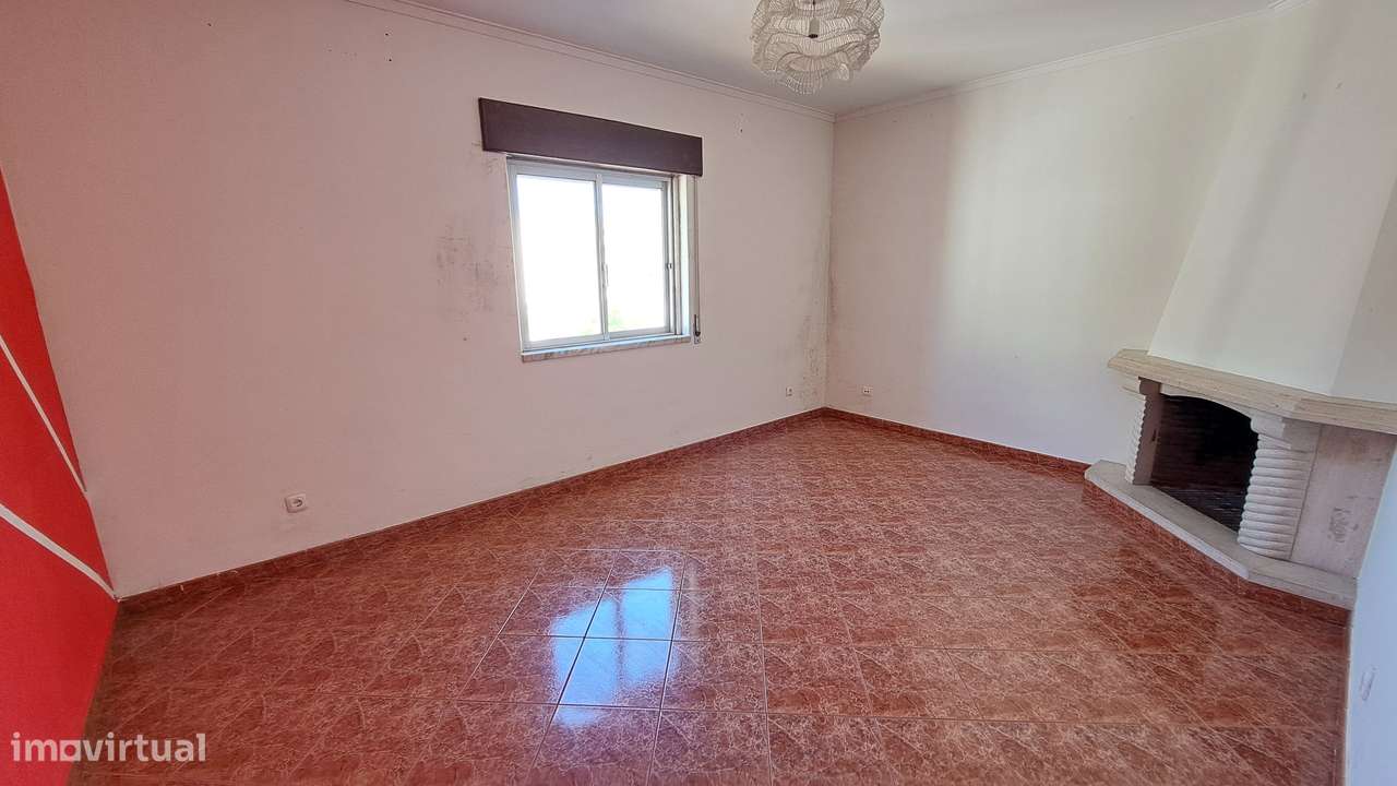 Apartamento T2 com 73m2 com Arrecadação na Arroja/Odivelas-4