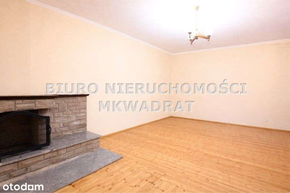 Zadbany, duży dom z garażem tuż przy centrum-9