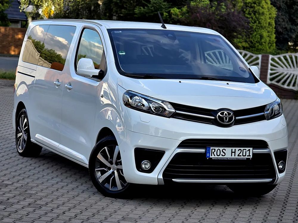 Toyota ProAce 2.0 D4-D Medium Family 2017