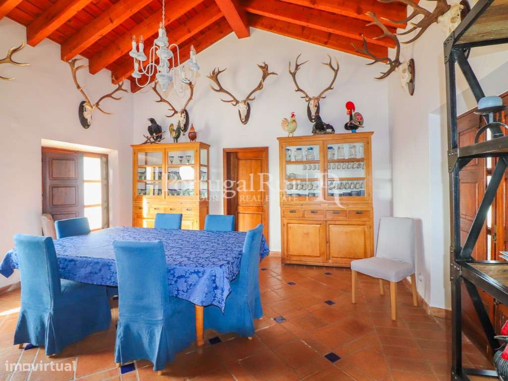 Herdade de Caça Maior com 1000 Hectares + 4 Apartamentos + Anexos-30