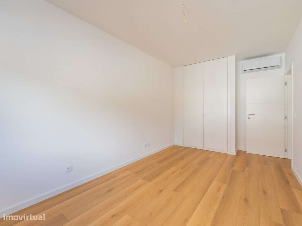 MORADIAS T2+1 e T3+1 GARAGEM E JARDIM, BELAS-32