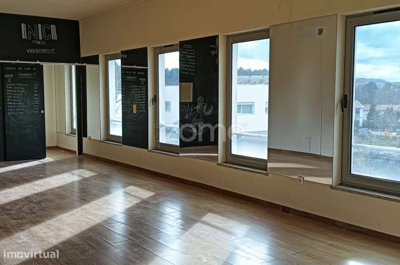 Escritório para arrendamento na Urbanização Vila Campos - Grande imagem: 2/9