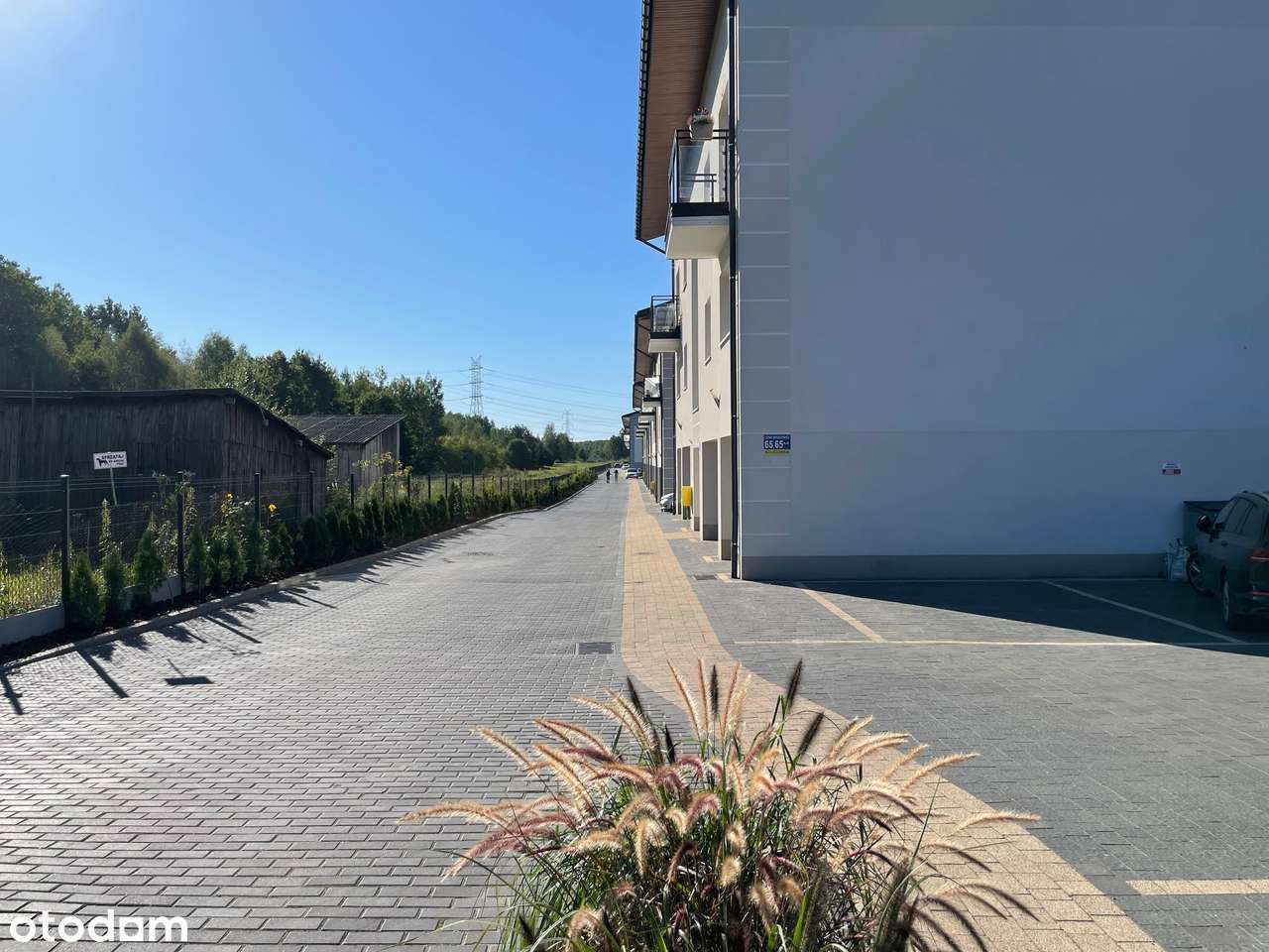 Nowoczesne 3-pokojowe mieszkanie z balkonem i garażem-2