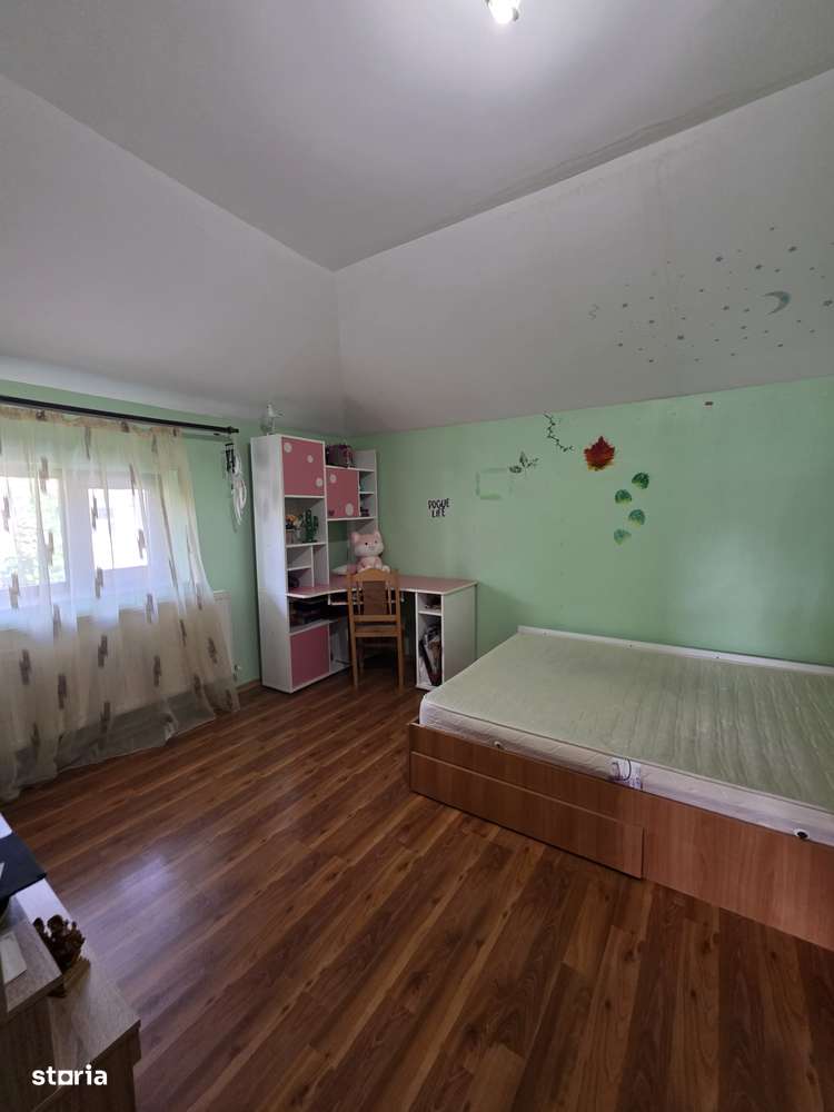 Casa Parter + Etaj Str. Aeroportului-8