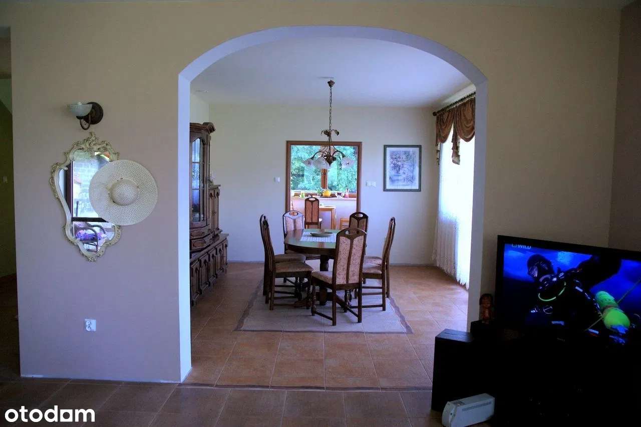 Unikalna rezydencja na przedmieściach Kłodzka-12