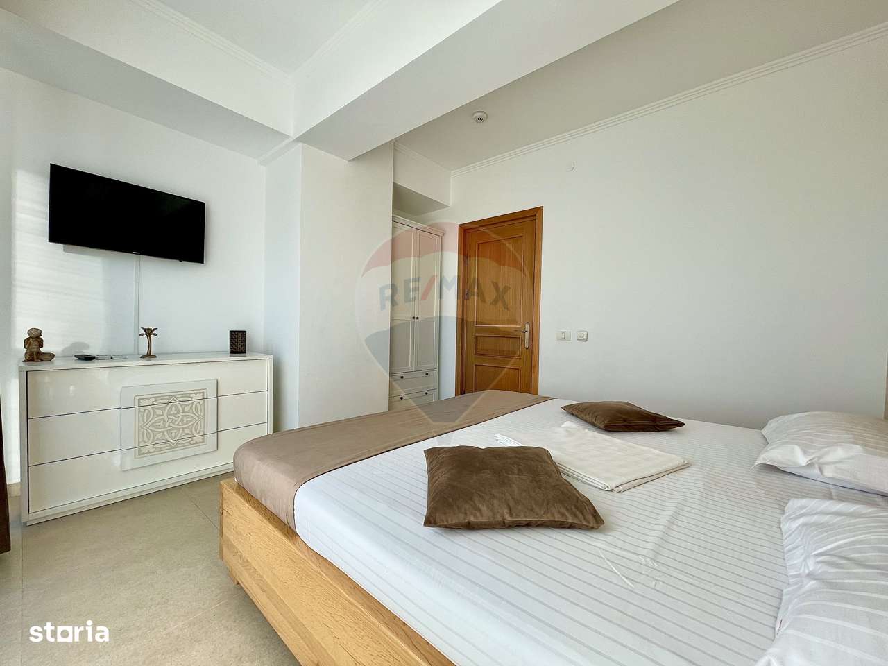 Apartament cu 2 camere de închiriat parcare inclusa termen lung Mamaia - Imagine principală: 4/9