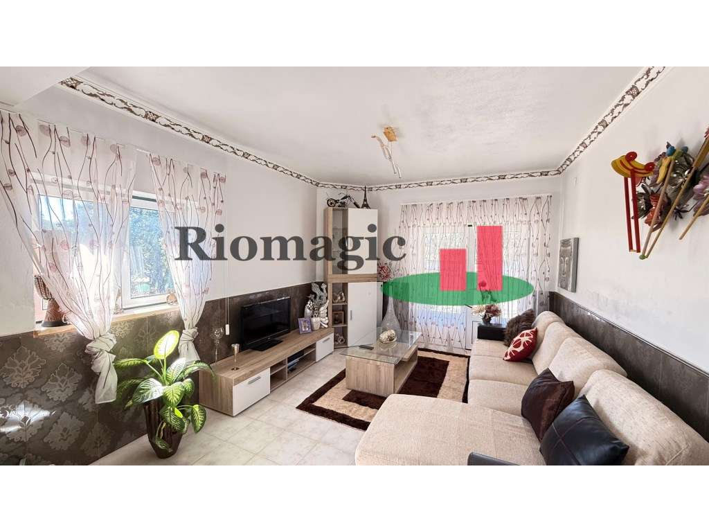 Conjunto de Duas Moradias com Quatro Apartamentos***RIOMAGIC*** - Grande imagem: 5/60