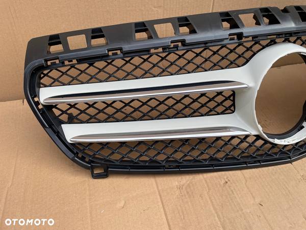 MERCEDES A KLASA W176 176 BIAŁY GRILL ATRAPA ZDERZAKA PRZEDNIEGO ORYGINALNA BIAŁA A1768880260 - 2