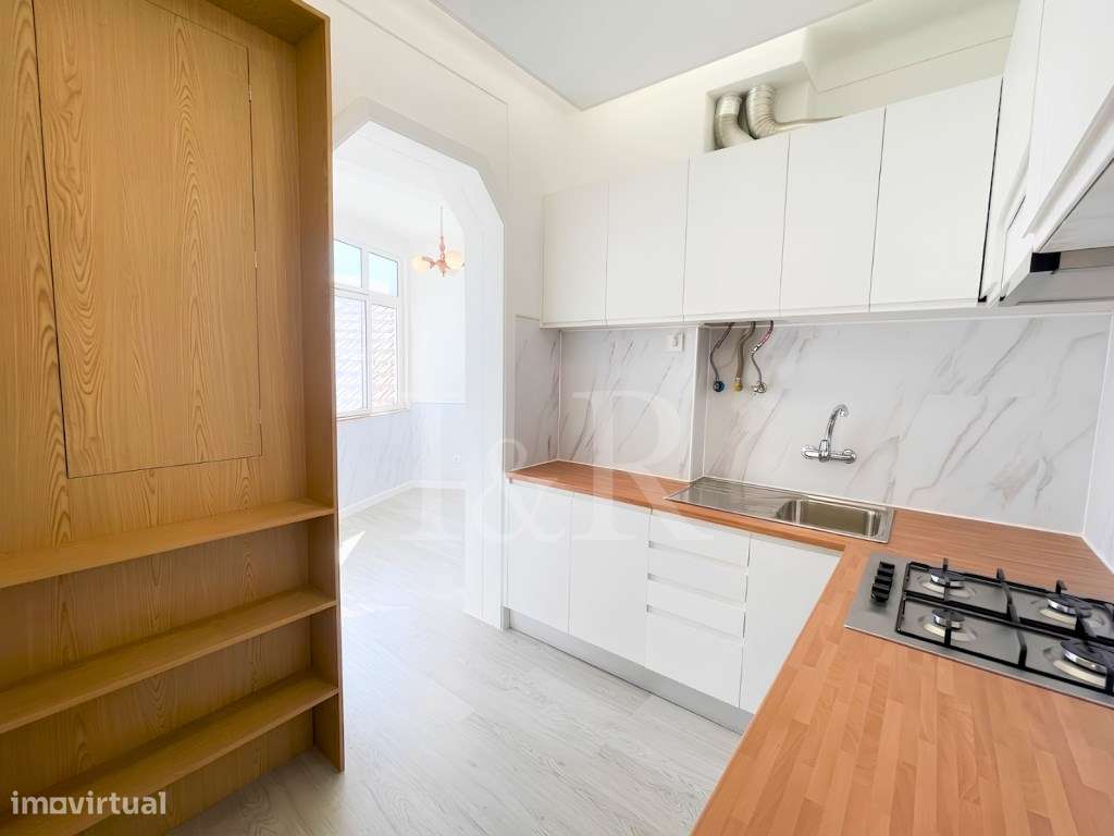Apartamento T1 renovado com vista rio na Graça, Lisboa-10