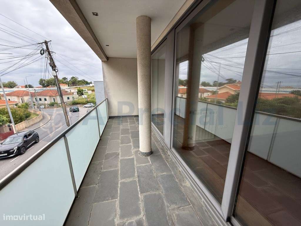 Moradia V3 com Jardim, Terraço e Garagem para 3 Carros | Arcozelo-25