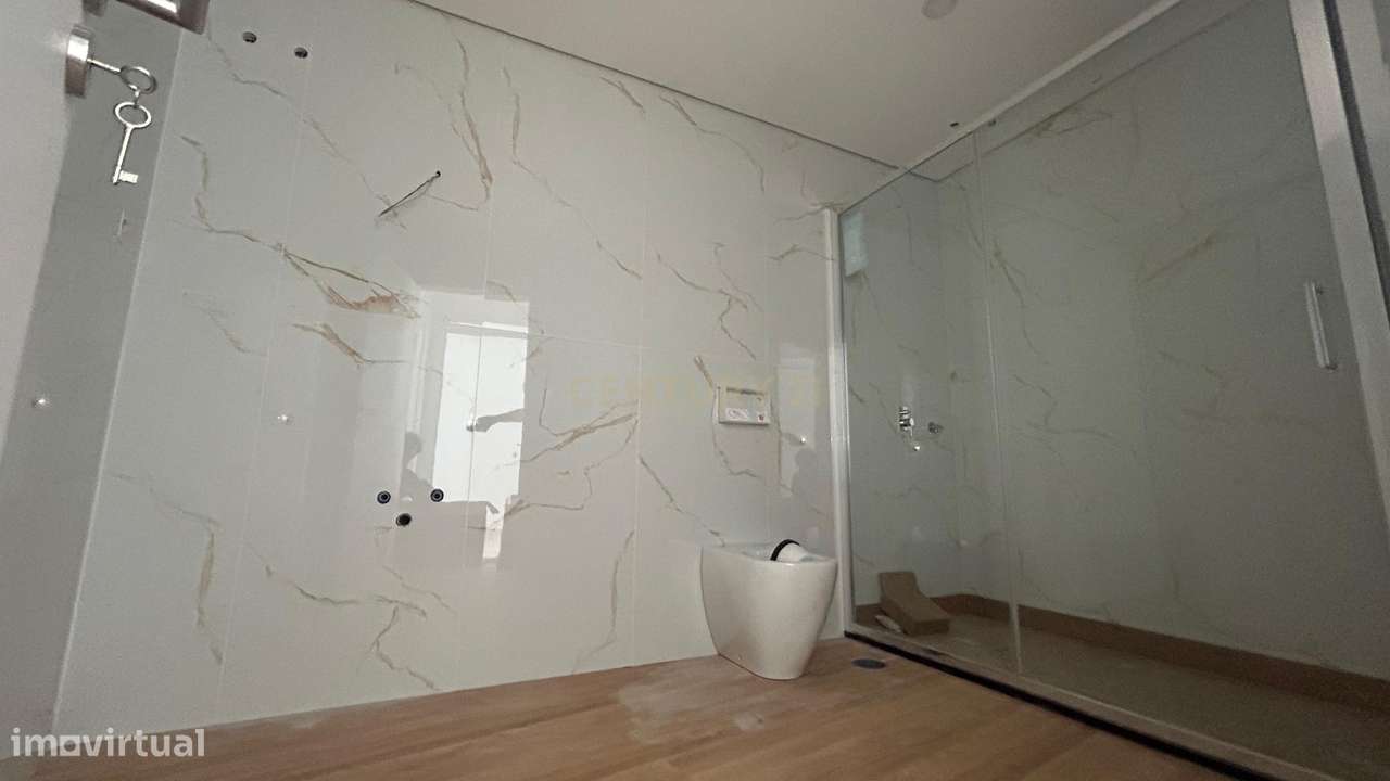 Excelente Oportunidade – T2+2 Duplex em Águas Santas-23