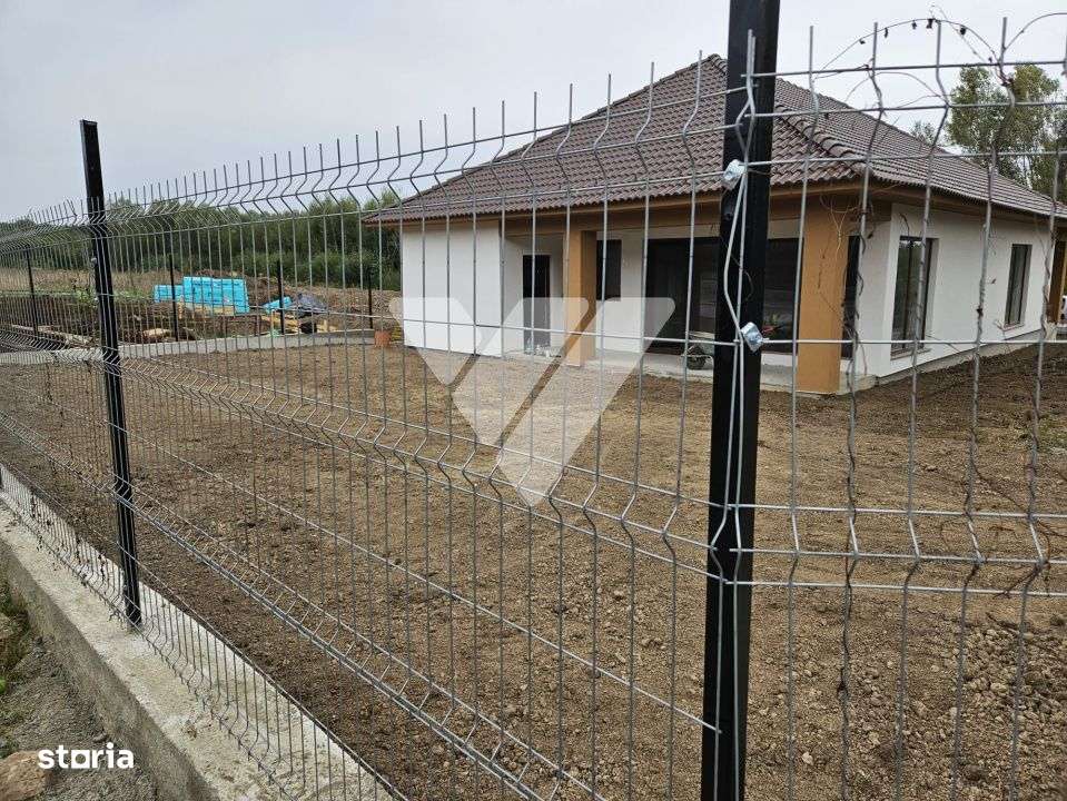 Casa inviduala 4 camere 147 mp si teren 501 mp in Tocile Sibiu - Imagine principală: 2/11