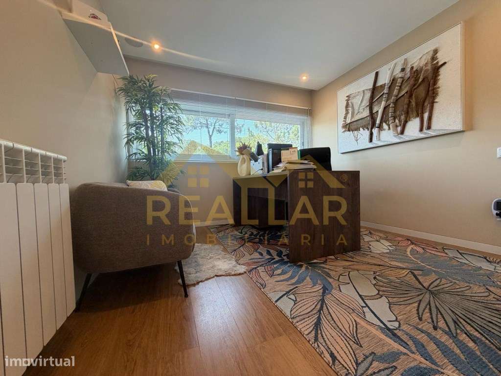 Exclusiva Moradia T4 Semi-Nova com Vista Rio - Condomínio Privado Q...-19
