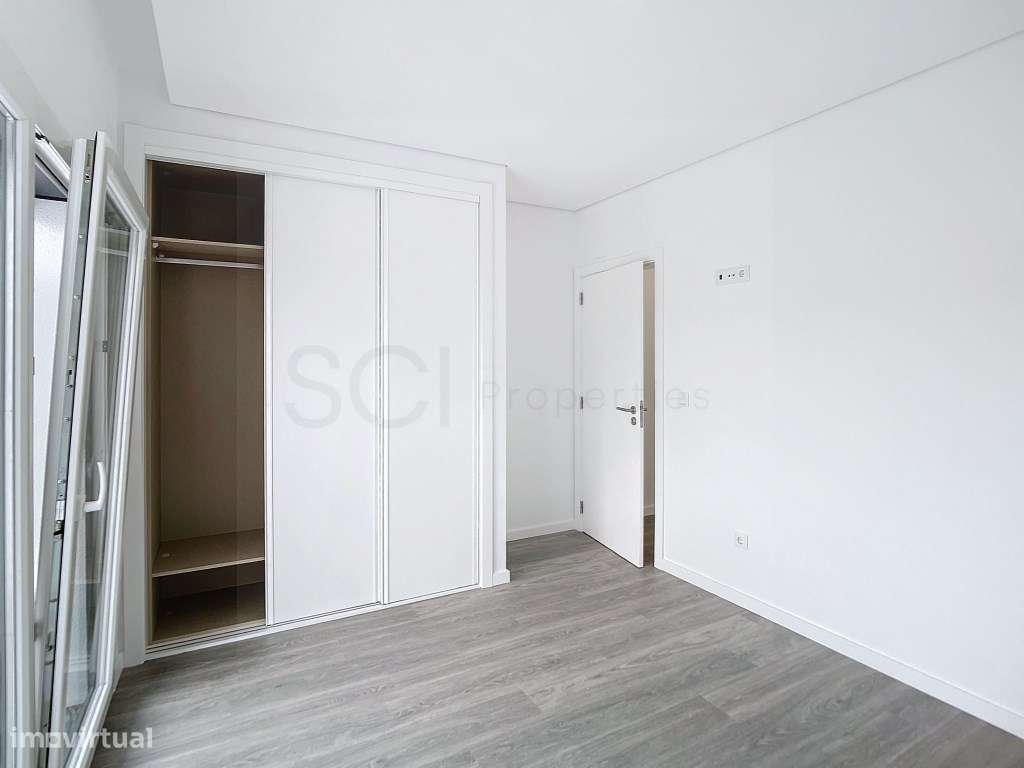 Moradia T3 duplex no centro de Fernão Ferro-17