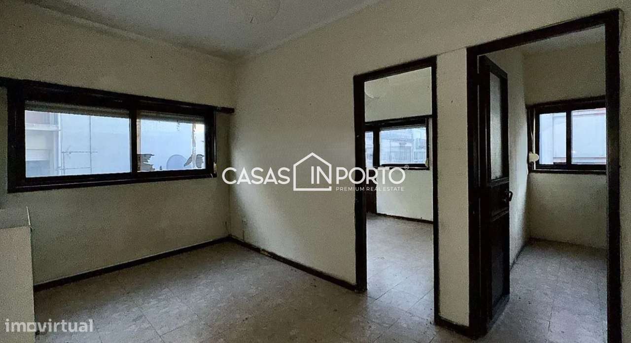 Prédio de Prestígio no Centro do Porto - Grande imagem: 3/20