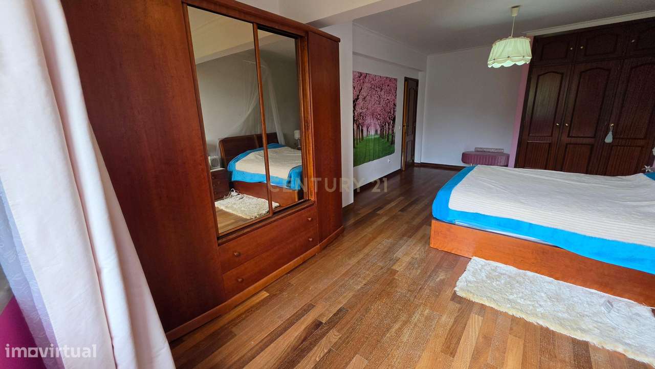 Apartamento Duplex T5 no centro de Palmela-13