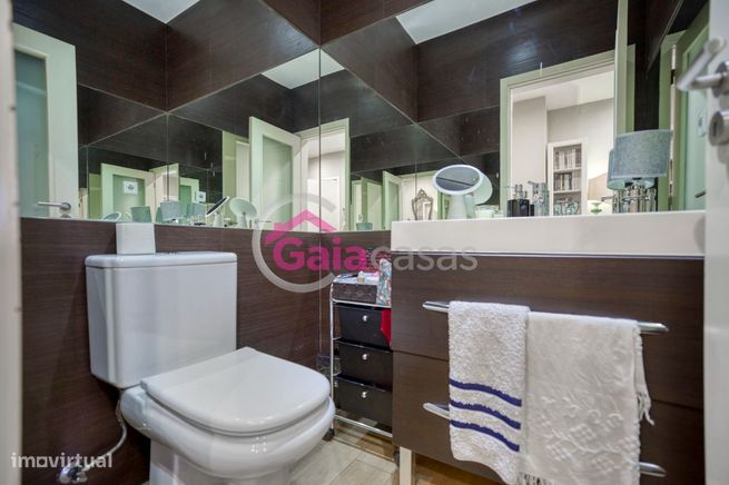 Apartamento T4 Duplex condomínio reservado 2 lugares garagem arrumos-6