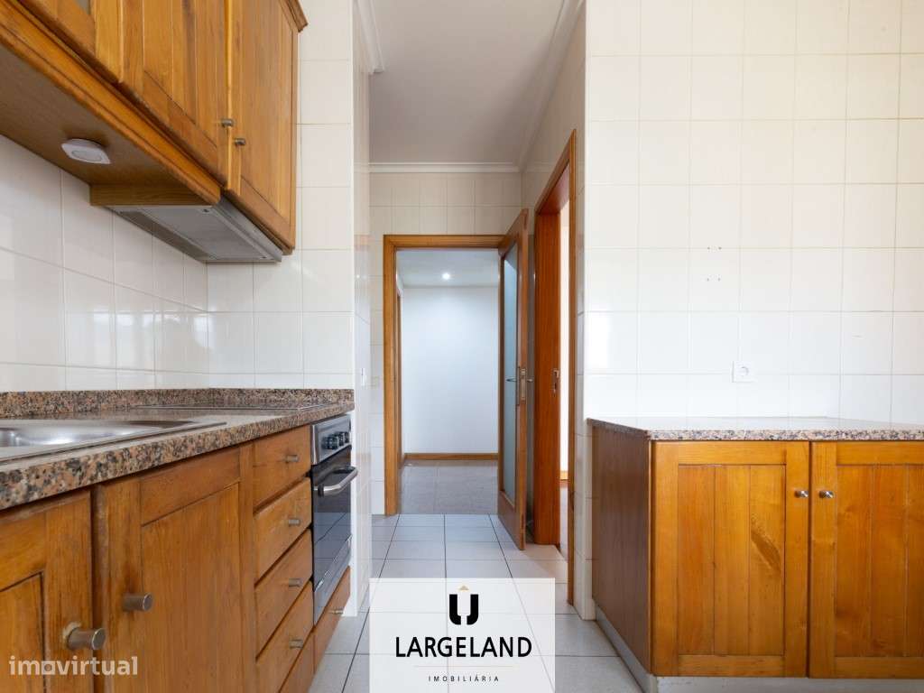 Apartamento T2 com Terraço no Centro de Santa Maria de Lamas-8