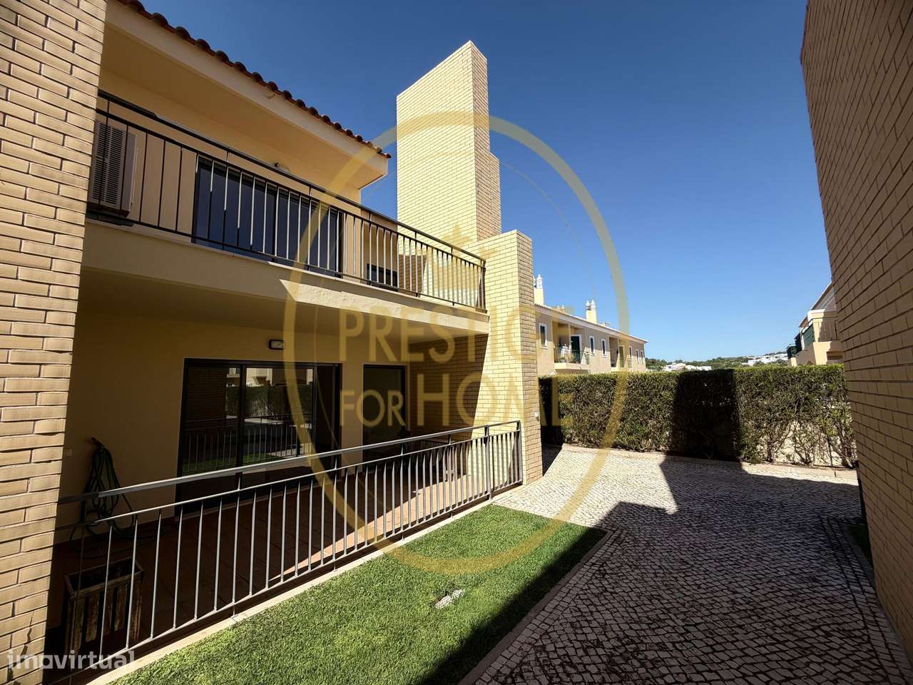 Moradia T5 com Piscina e Garagem Fechada em Condomínio Privado – Boliq-7