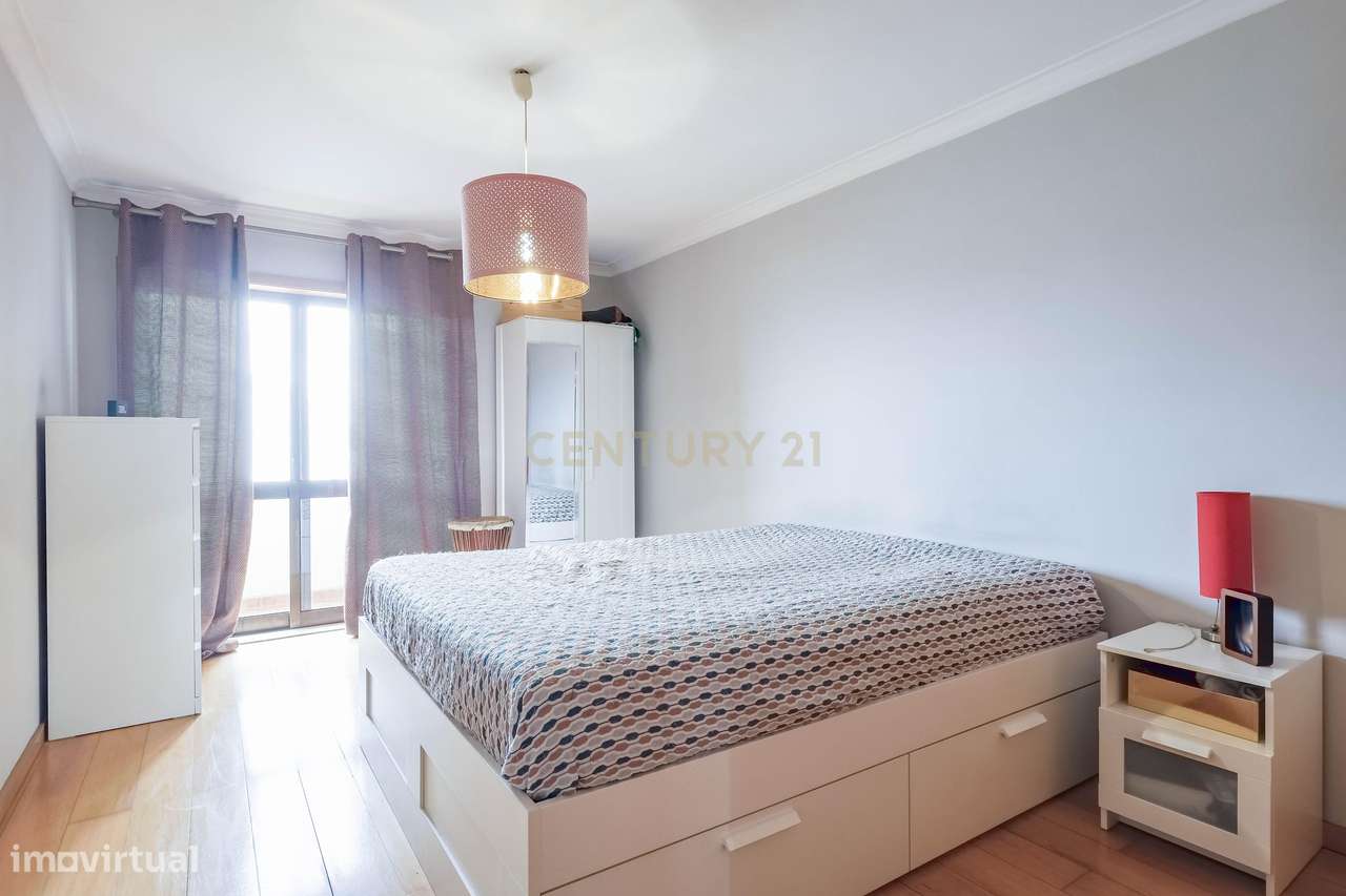 Apartamento T3 em Aguas Santas com Suite e garagem-14