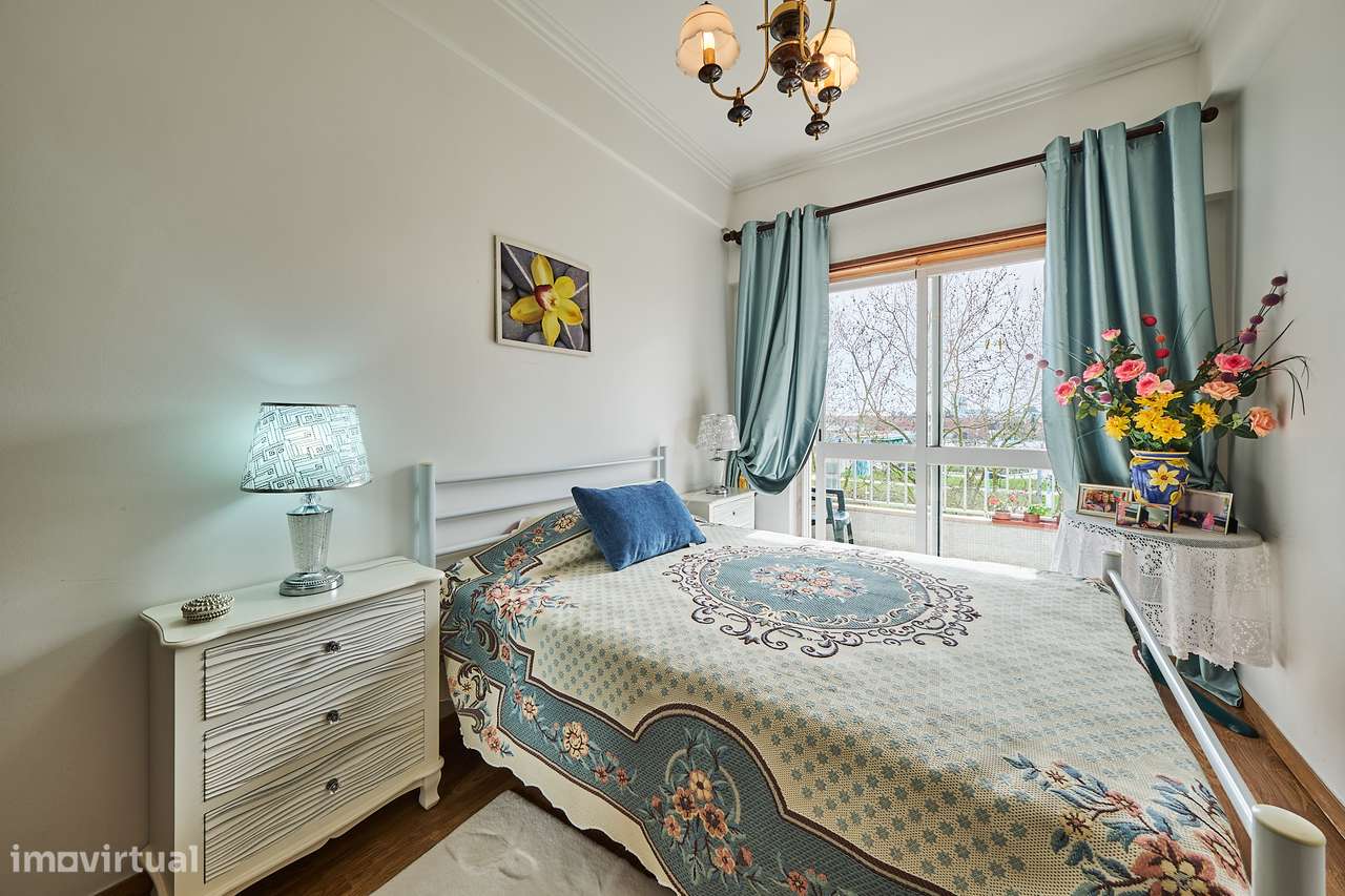 Apartamento com 3 quartos - Corroios-11