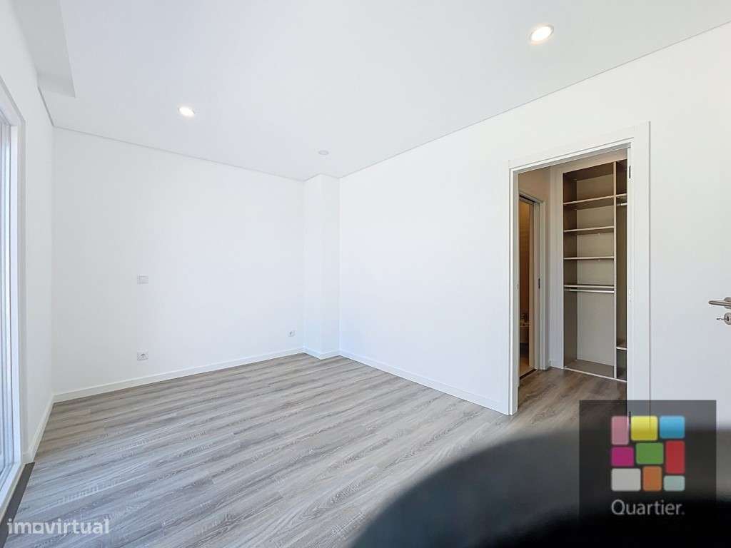 Moradia T3 + 1 com piscina na Charneca de Caparica - Grande imagem: 4/18