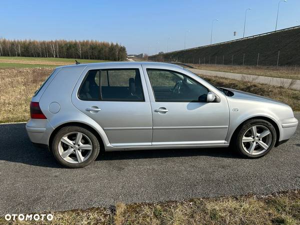 Volkswagen Golf IV 2.8 V6 4Mot - 7